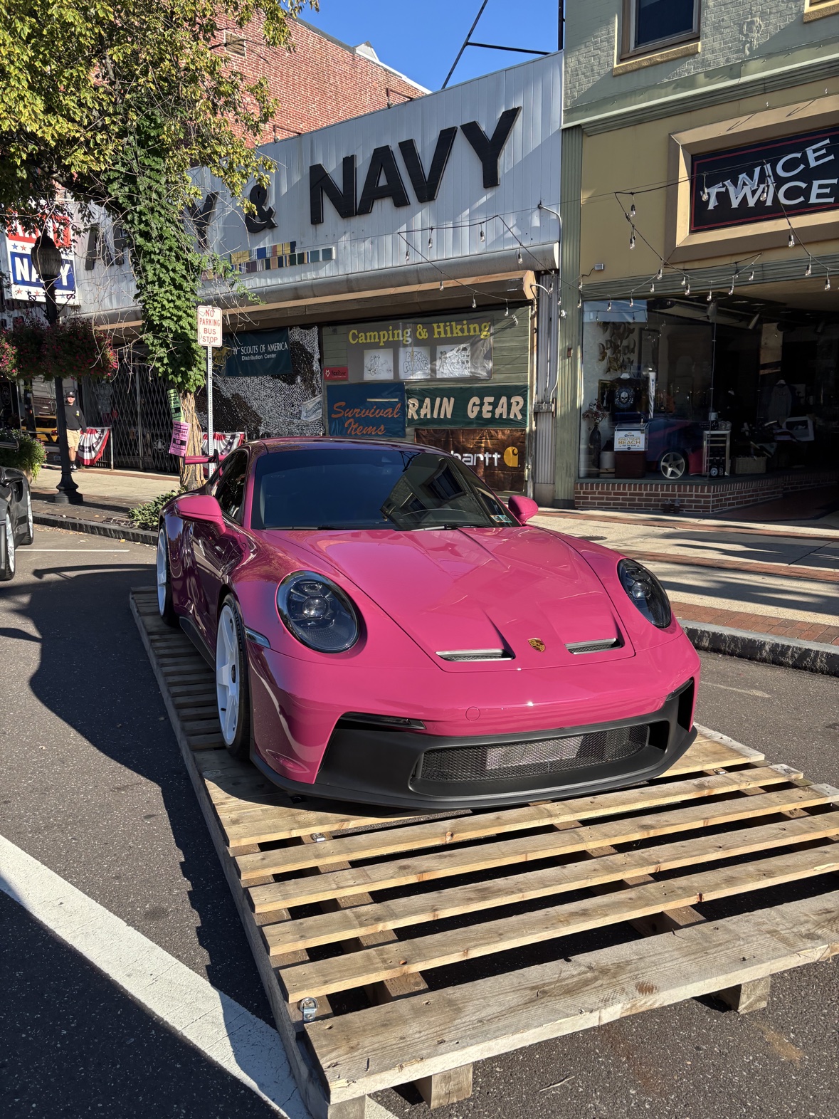 Porsche 911 GT3 on display at the L'OE Show